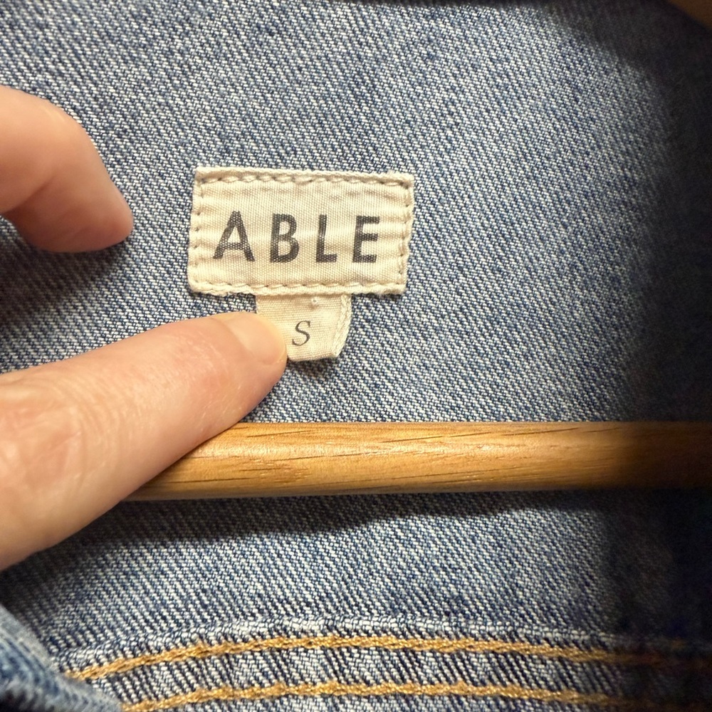 Able Merly Distressed - Picture 5 of 6